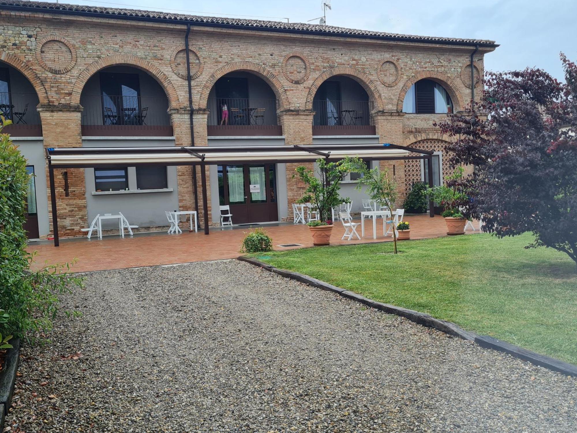 Agriturismo Arte Contadina ฟิโอเร็นซัวลา ดาร์ดา ภายนอก รูปภาพ